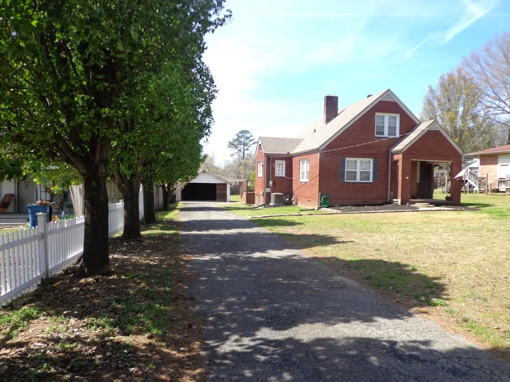 181 Washington Ave Camden, TN 38320