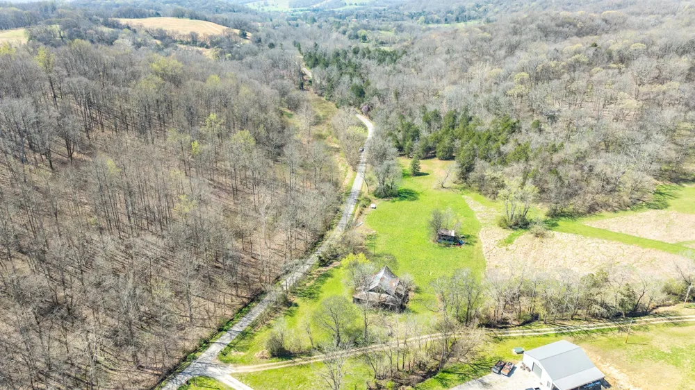 2739 Pickens Rd Lynnville, TN 38472