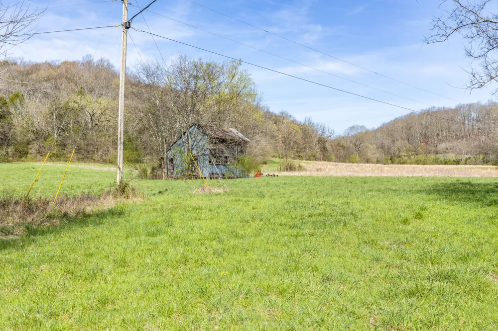 2739 Pickens Rd Lynnville, TN 38472
