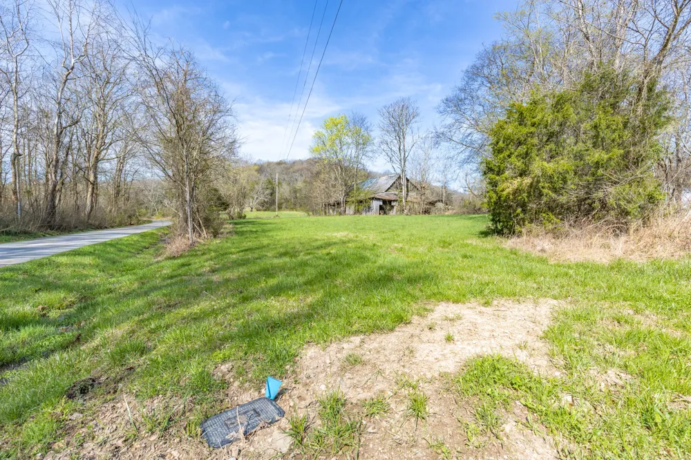 2739 Pickens Rd Lynnville, TN 38472