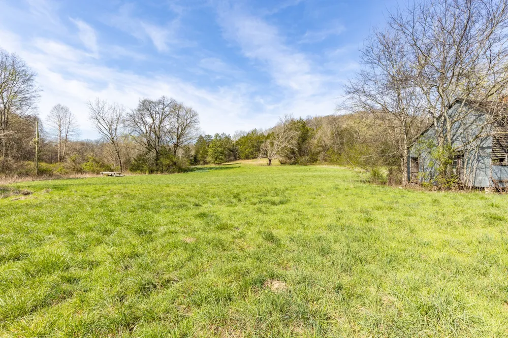 2739 Pickens Rd Lynnville, TN 38472
