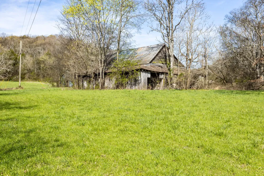 2739 Pickens Rd Lynnville, TN 38472
