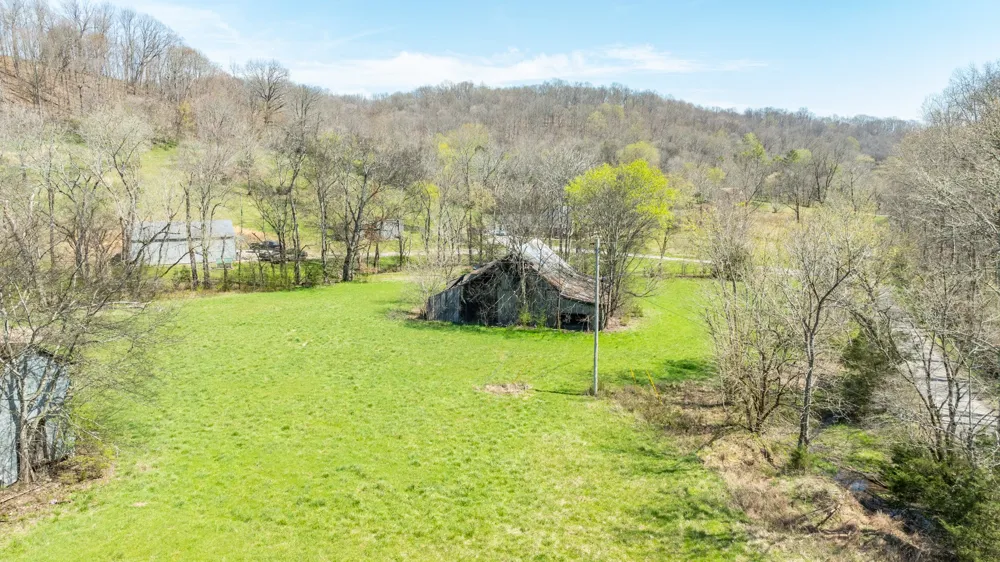 2739 Pickens Rd Lynnville, TN 38472