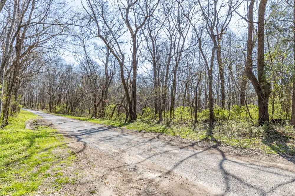 2739 Pickens Rd Lynnville, TN 38472