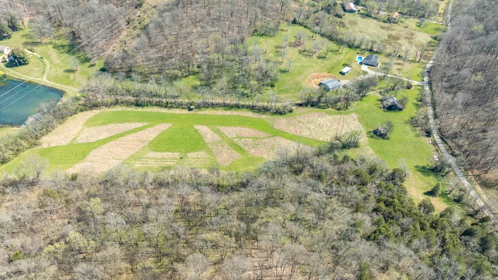 2739 Pickens Rd Lynnville, TN 38472