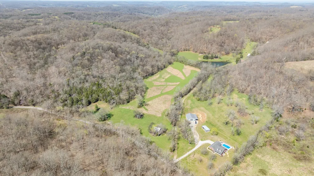 2739 Pickens Rd Lynnville, TN 38472