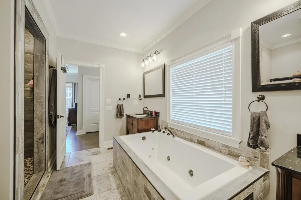 340 GRAND OAKS CV Savannah, TN 38372