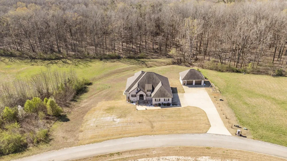 340 GRAND OAKS CV Savannah, TN 38372