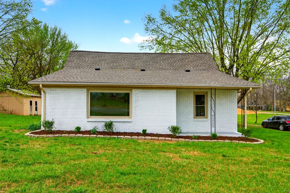 946 Clearview Rd Cottontown, TN 37048