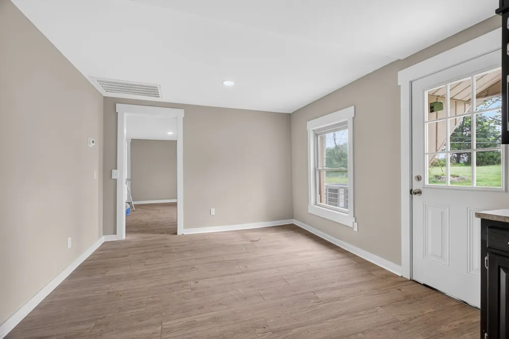946 Clearview Rd Cottontown, TN 37048