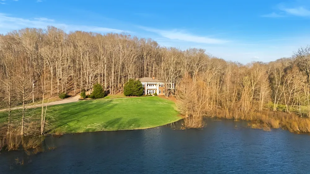 697 Johnson Branch Rd Williamsport, TN 38487