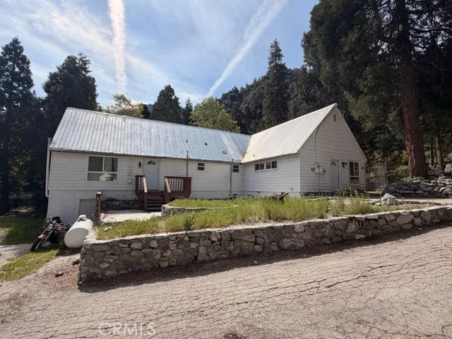 41266 Valley Of The Falls Forest Falls, CA 92339