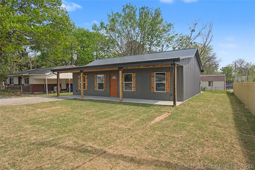 103 E Madden Avenue Braggs, OK 74423