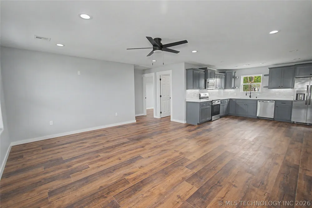 103 E Madden Avenue Braggs, OK 74423