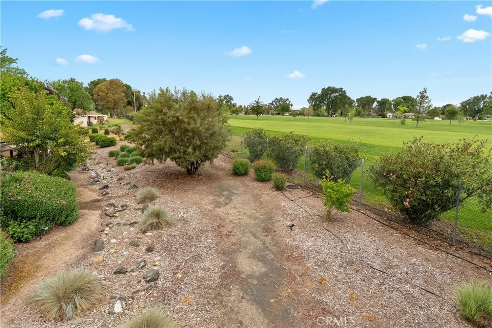 18 Flag Way Paso Robles, CA 93446