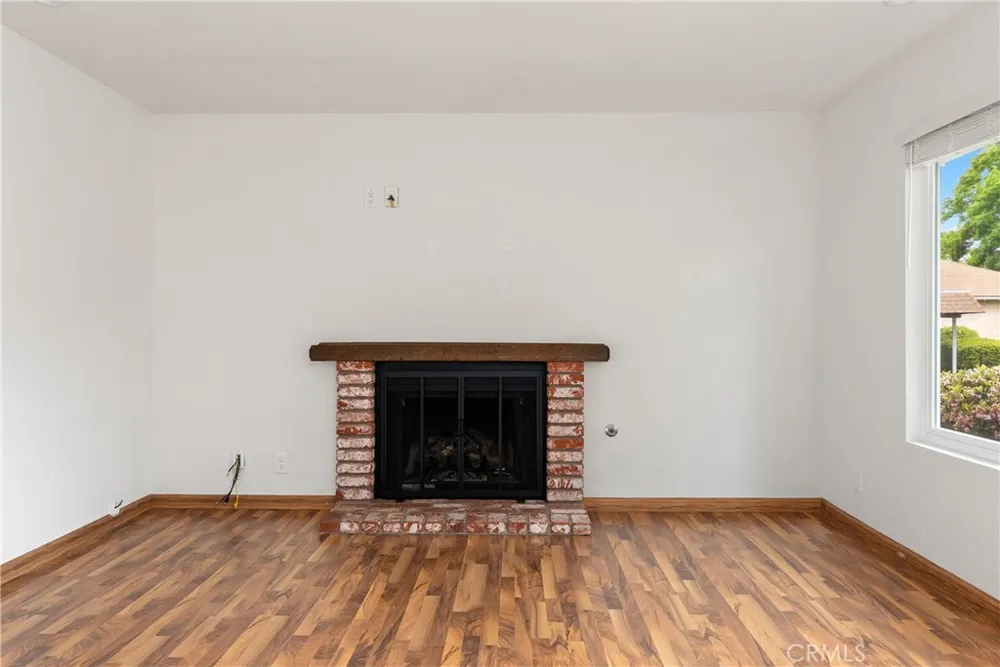 18 Flag Way Paso Robles, CA 93446