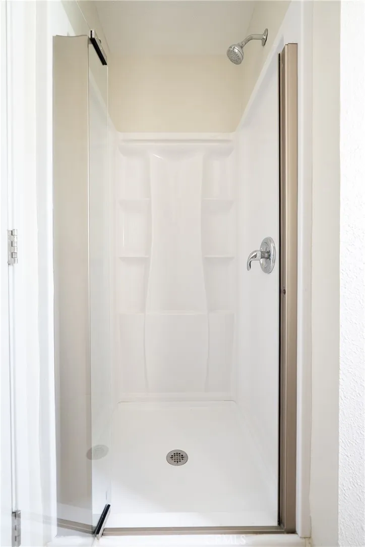18 Flag Way Paso Robles, CA 93446