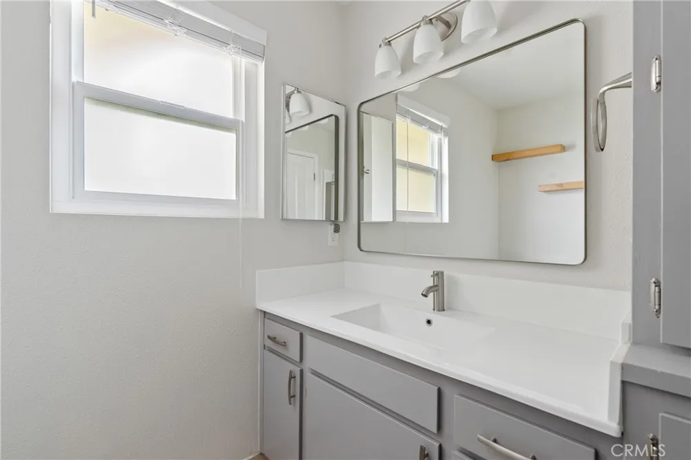 18 Flag Way Paso Robles, CA 93446