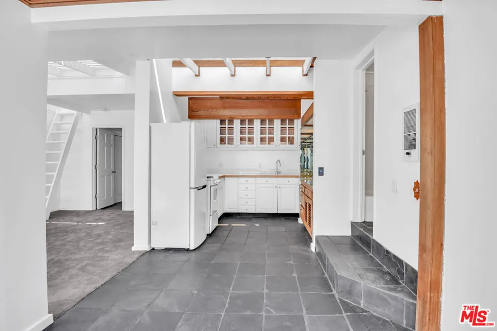 6456 Surfside Way #Apt. Malibu, CA 90265
