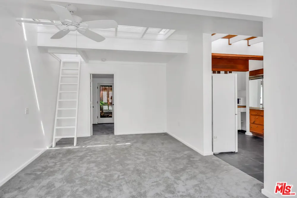 6456 Surfside Way #Apt. Malibu, CA 90265
