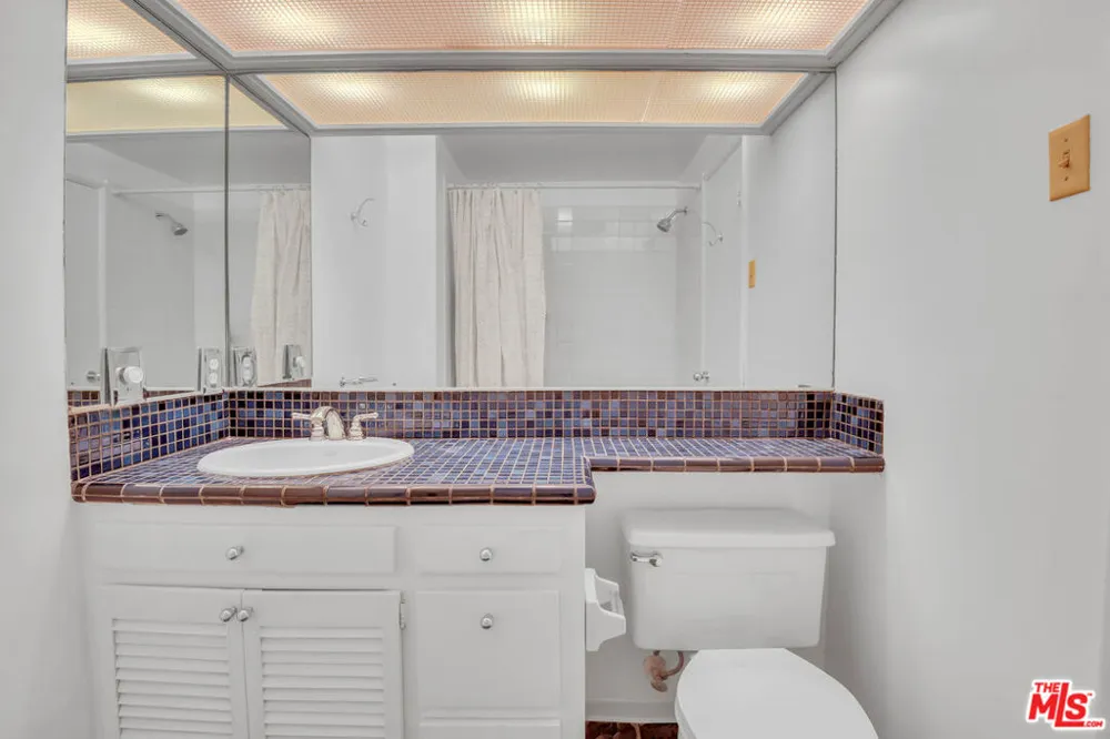 6456 Surfside Way #Apt. Malibu, CA 90265