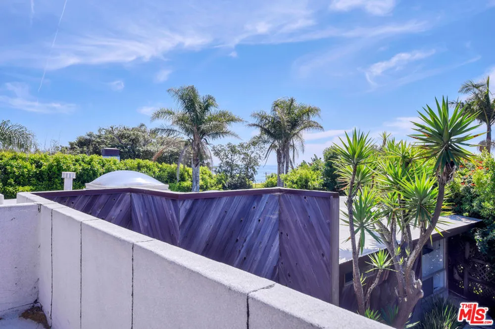 6456 Surfside Way #Apt. Malibu, CA 90265