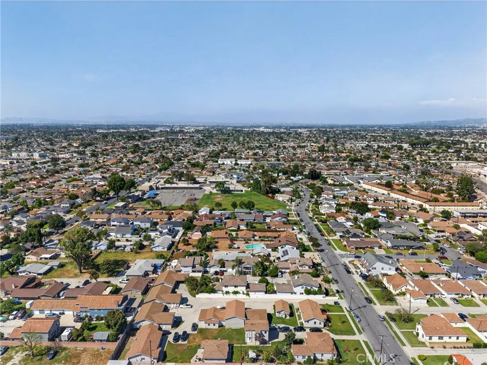 15529 Cornuta Bellflower, CA 90706