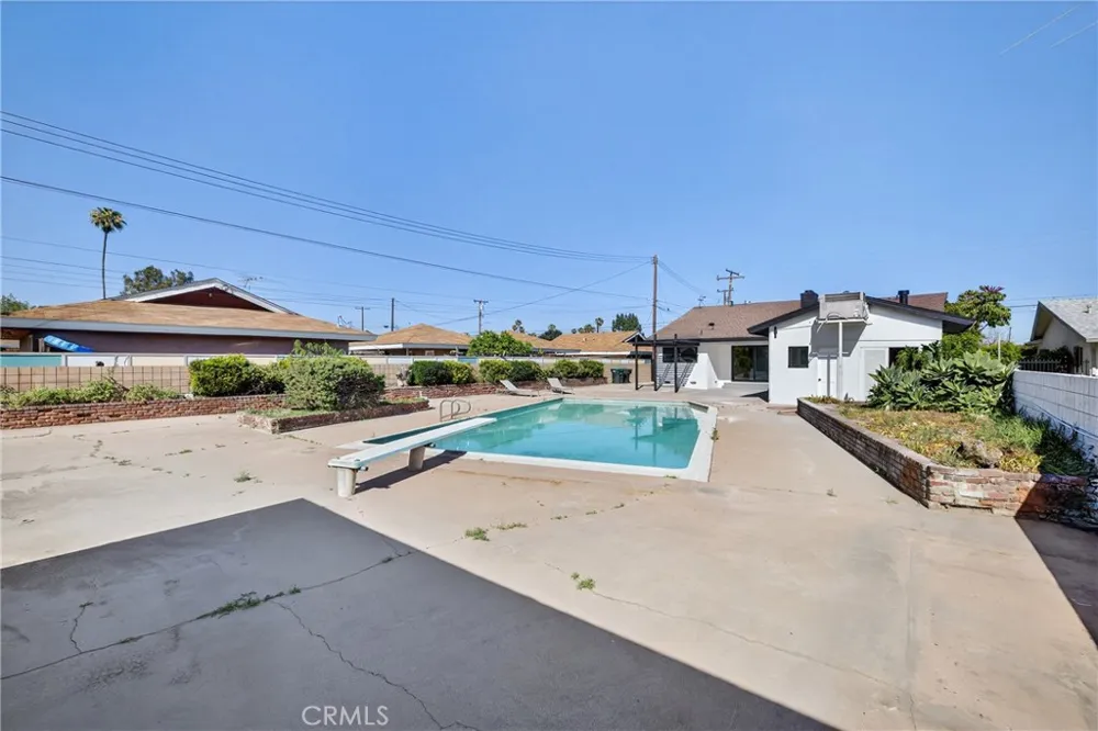 15529 Cornuta Bellflower, CA 90706