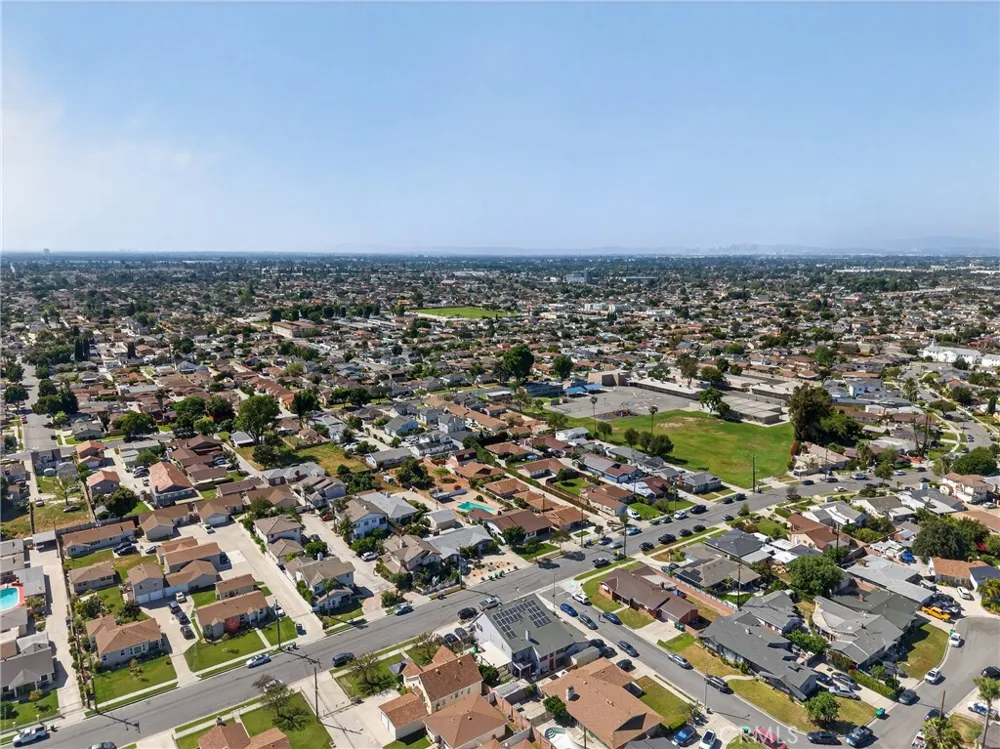 15529 Cornuta Bellflower, CA 90706
