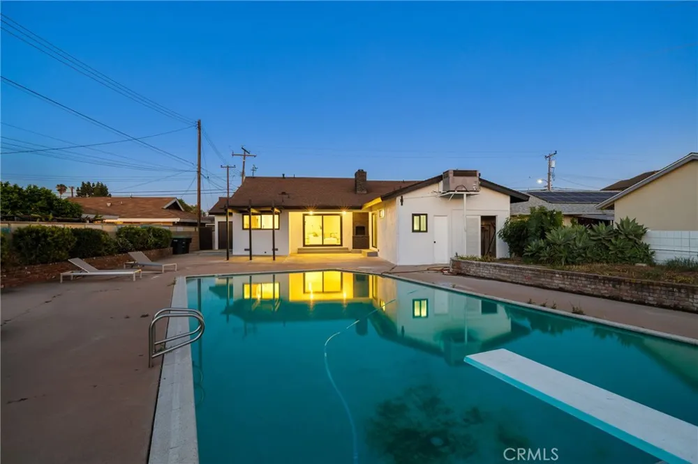 15529 Cornuta Bellflower, CA 90706