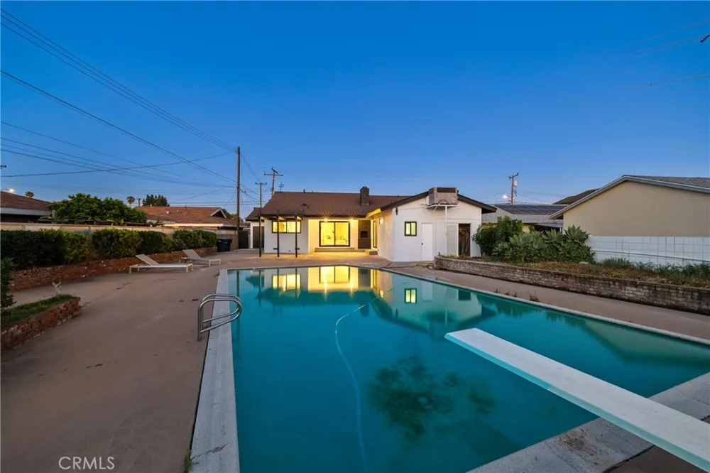 15529 Cornuta Bellflower, CA 90706