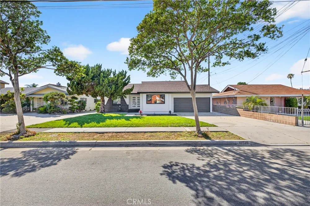 15529 Cornuta Bellflower, CA 90706
