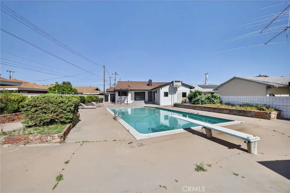 15529 Cornuta Bellflower, CA 90706
