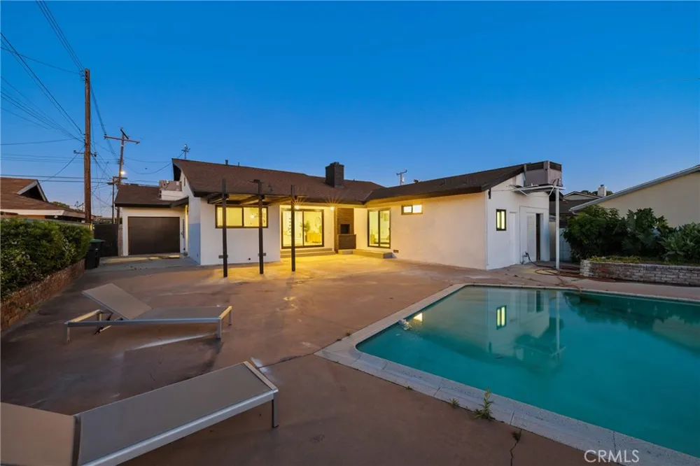 15529 Cornuta Bellflower, CA 90706