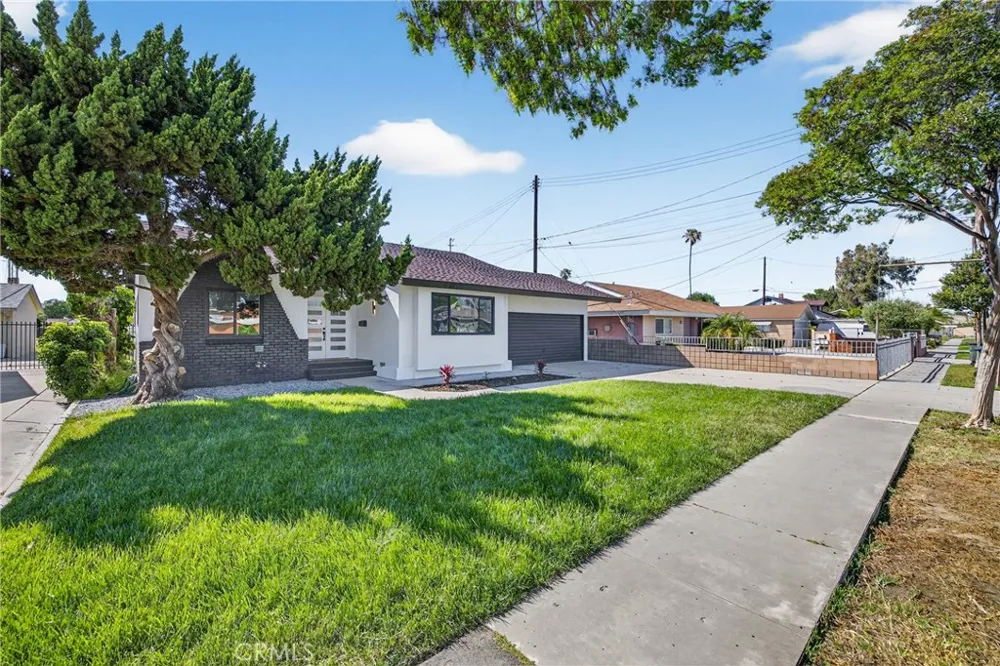 15529 Cornuta Bellflower, CA 90706