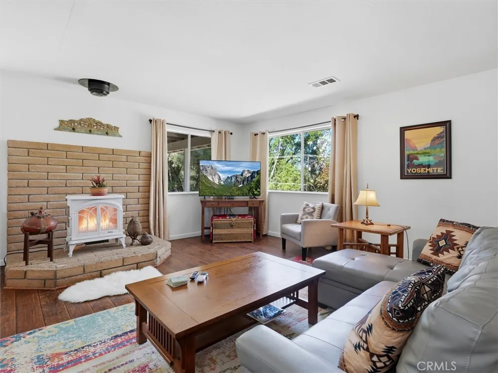 40885 Elliott Oakhurst, CA 93644