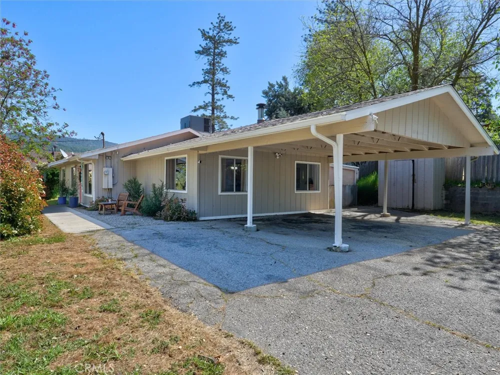 40885 Elliott Oakhurst, CA 93644