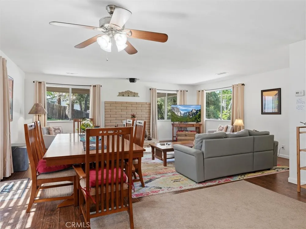 40885 Elliott Oakhurst, CA 93644