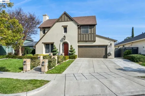 1322 COTTAGE GROVE COURT