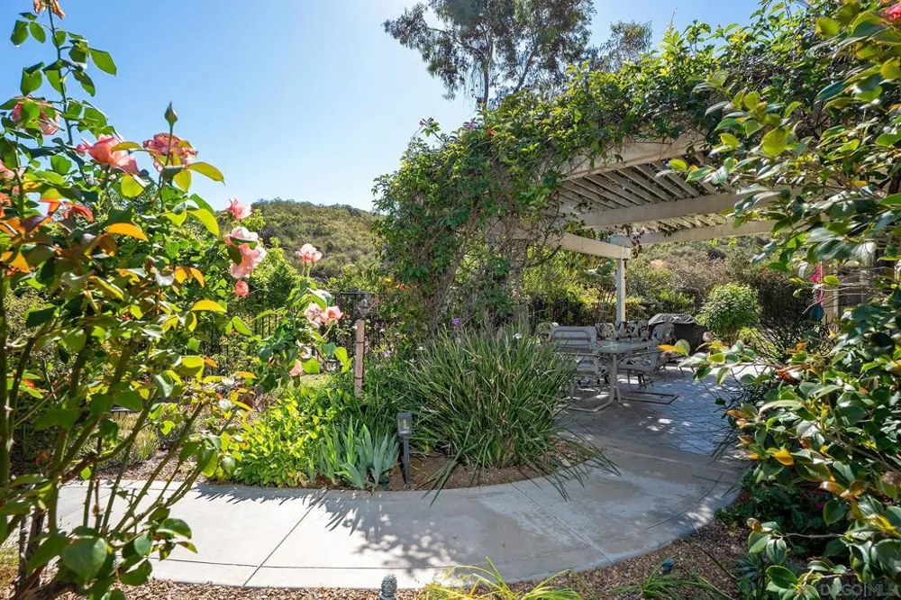 2914 STONEFIELD DR Jamul, CA 91935