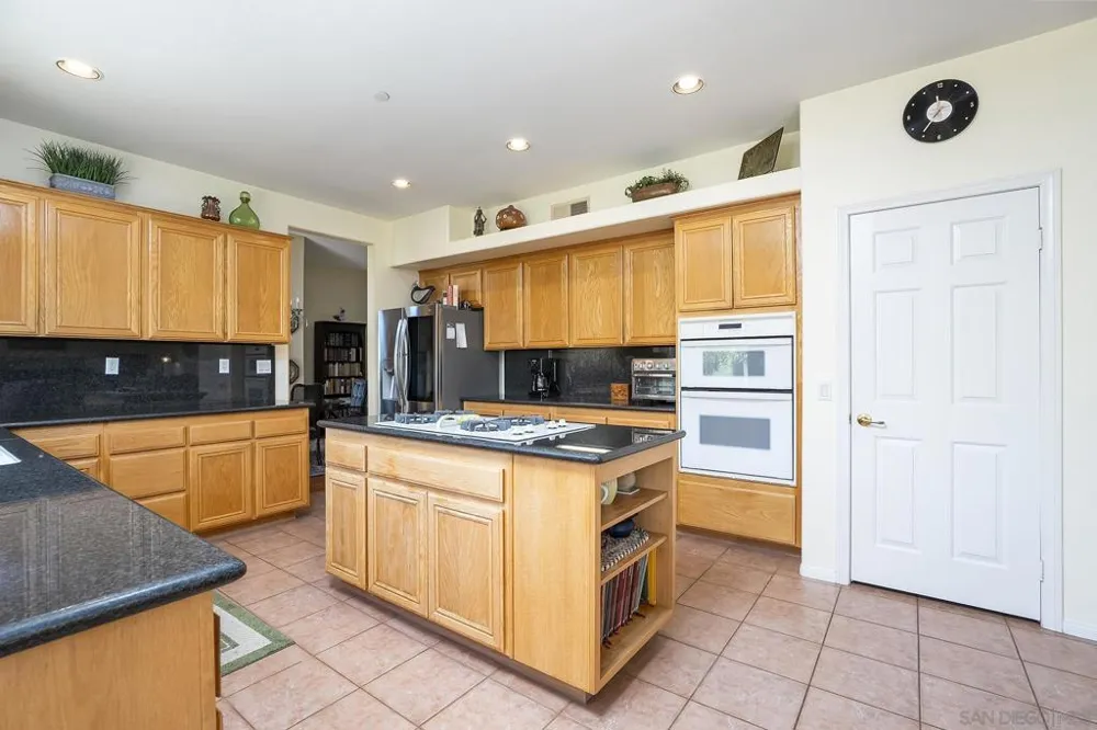 2914 STONEFIELD DR Jamul, CA 91935