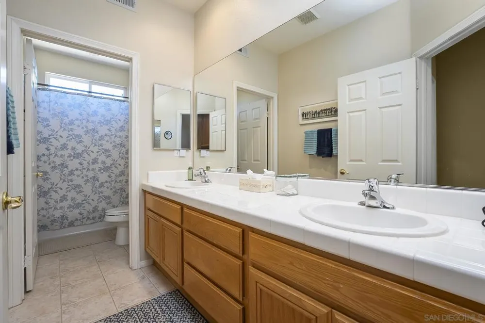 2914 STONEFIELD DR Jamul, CA 91935