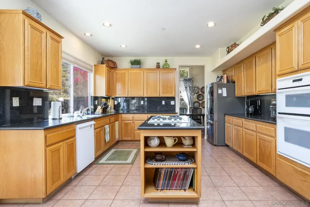 2914 STONEFIELD DR Jamul, CA 91935
