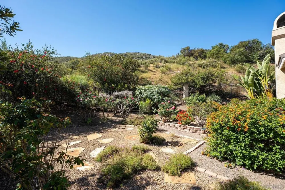 2914 STONEFIELD DR Jamul, CA 91935