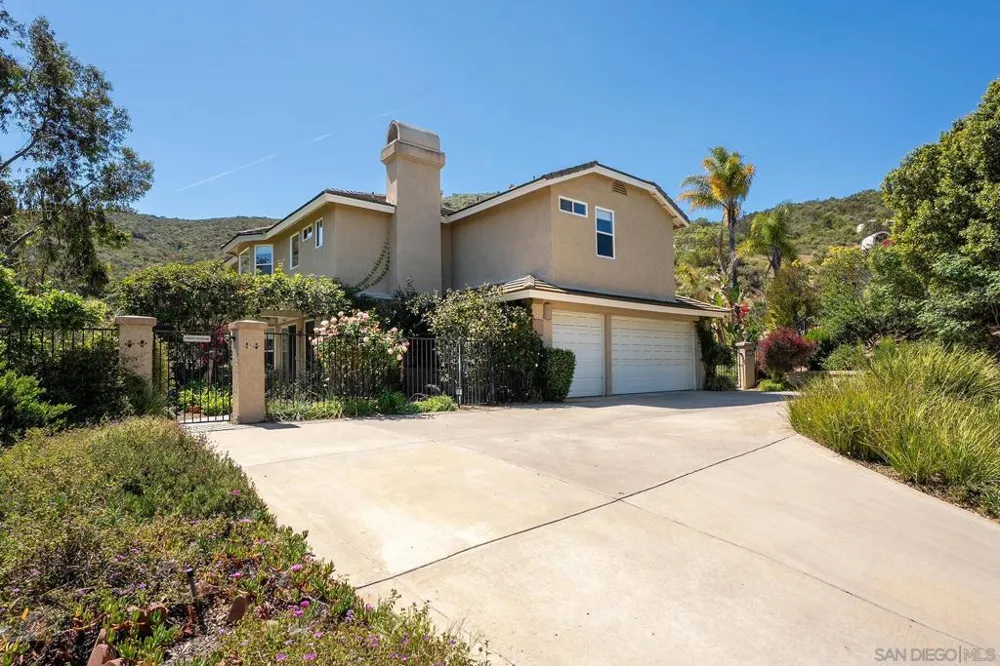 2914 STONEFIELD DR Jamul, CA 91935