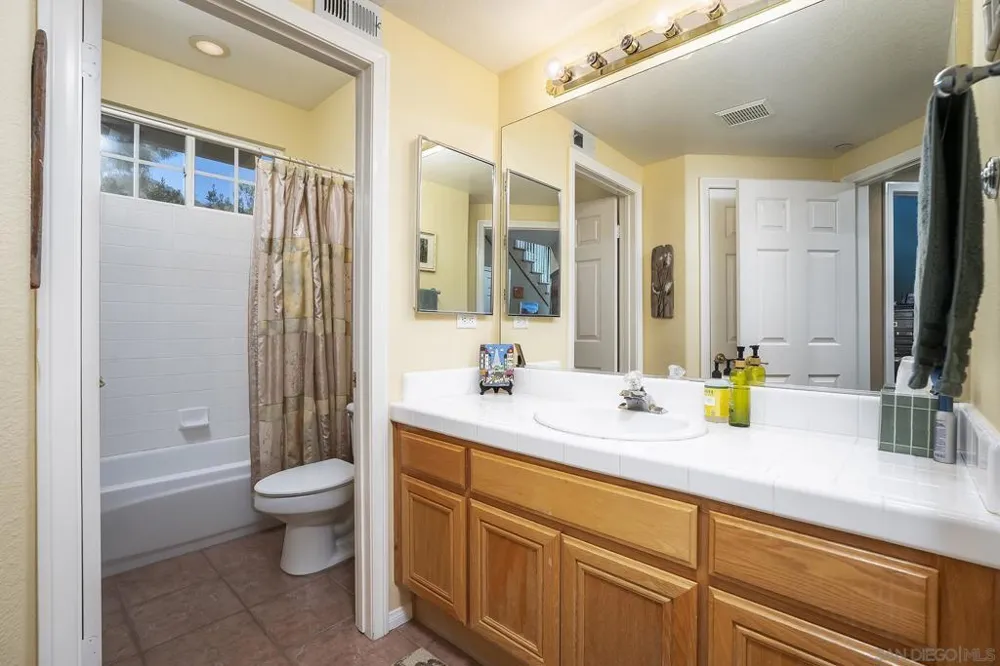 2914 STONEFIELD DR Jamul, CA 91935