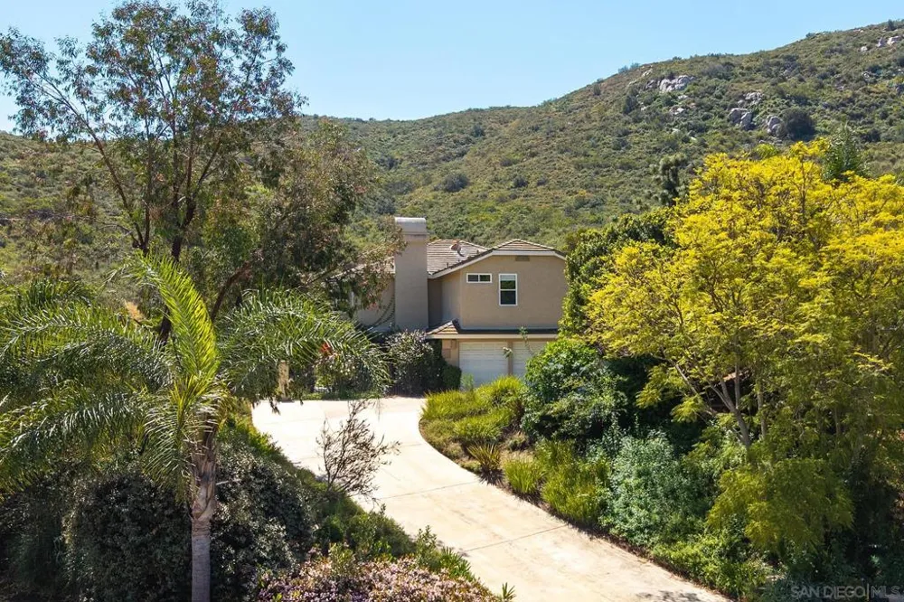 2914 STONEFIELD DR Jamul, CA 91935