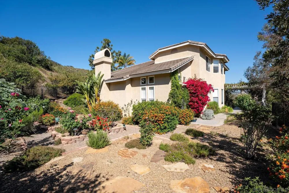 2914 STONEFIELD DR Jamul, CA 91935
