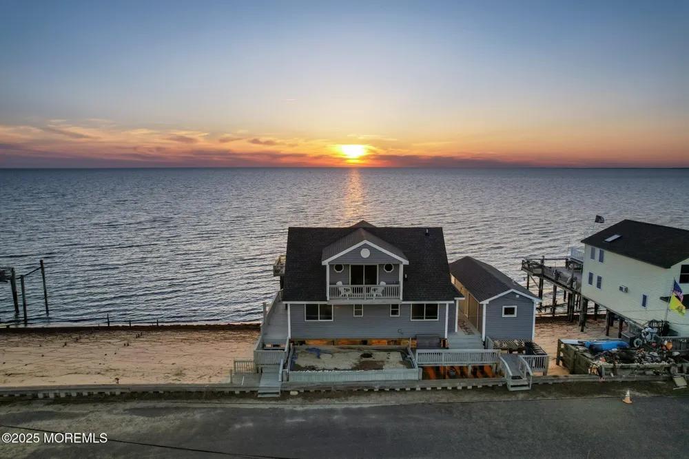 27 S Beach Drive Cape May Court House, NJ 08210