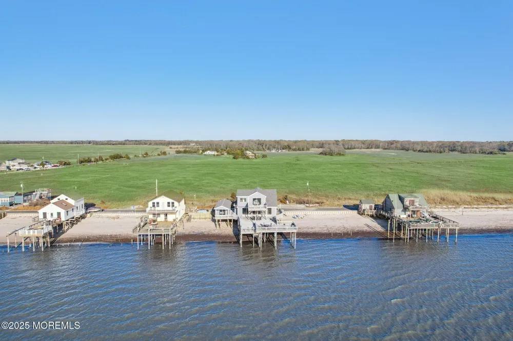 27 S Beach Drive Cape May Court House, NJ 08210